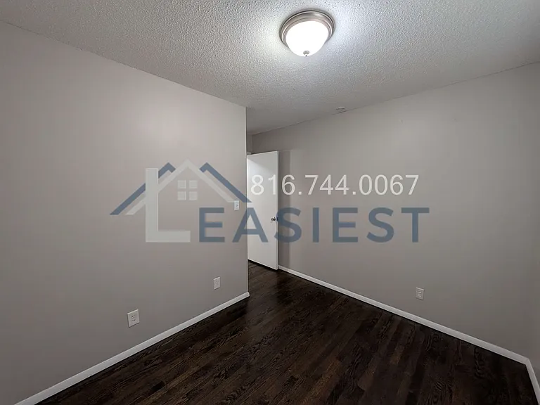 8406 E 93rd St — Photo 17
