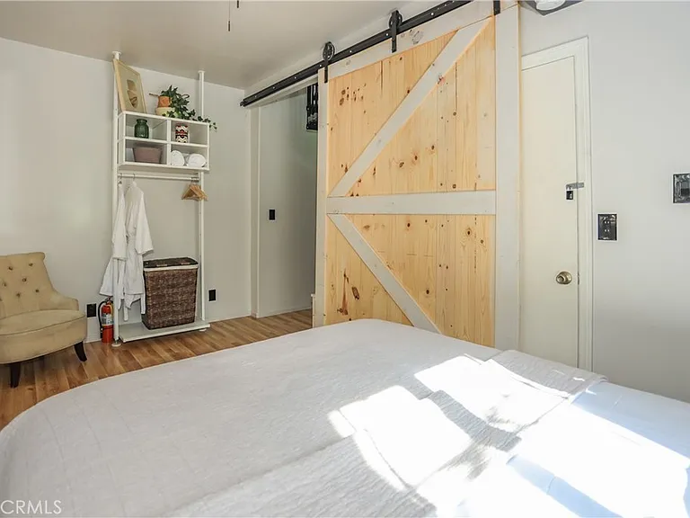 325 Hilltop Ln — Photo 18