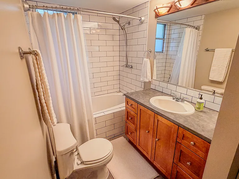 630 13th Ave E #3 — Photo 5