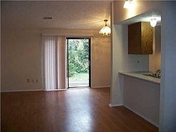 2nd image of 110 Oak Bridge Ct