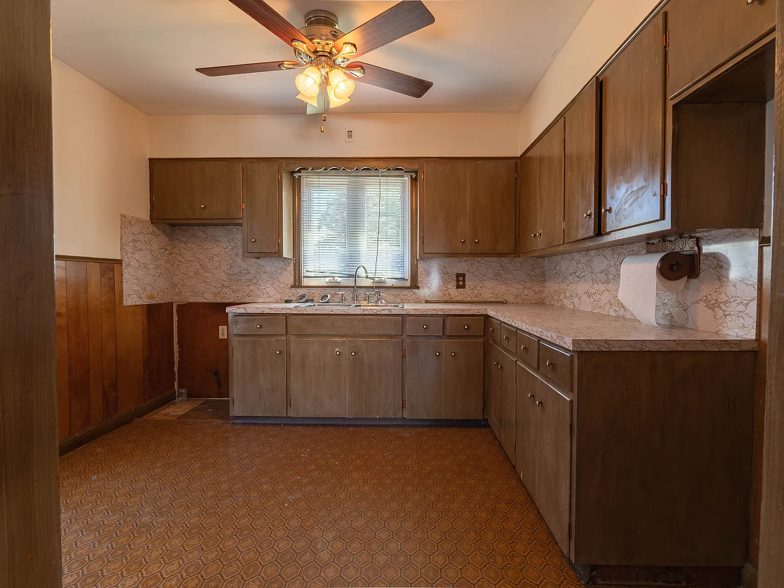 3 bed, 1200 sqft, $1,800 — Photo 2