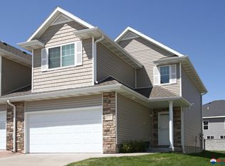 6101 Laroche Rd, Lincoln, NE 68526