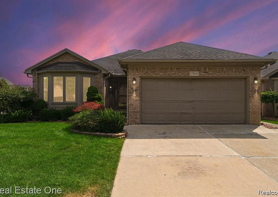 1st image of 17849 Pointe Cir