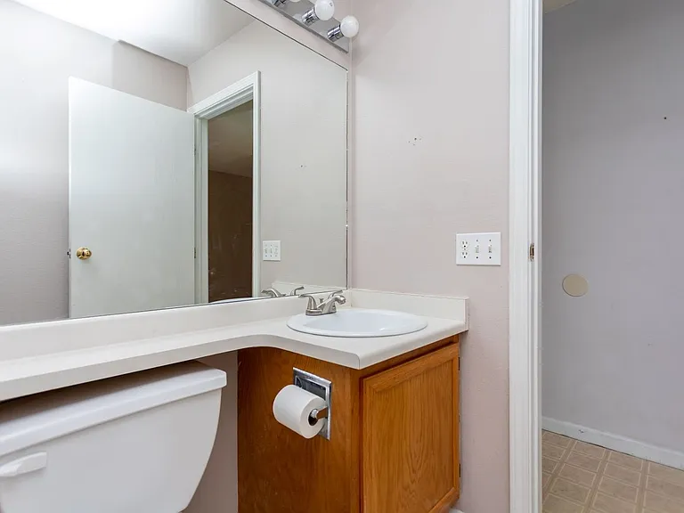 1130 Pond Side Dr — Photo 17