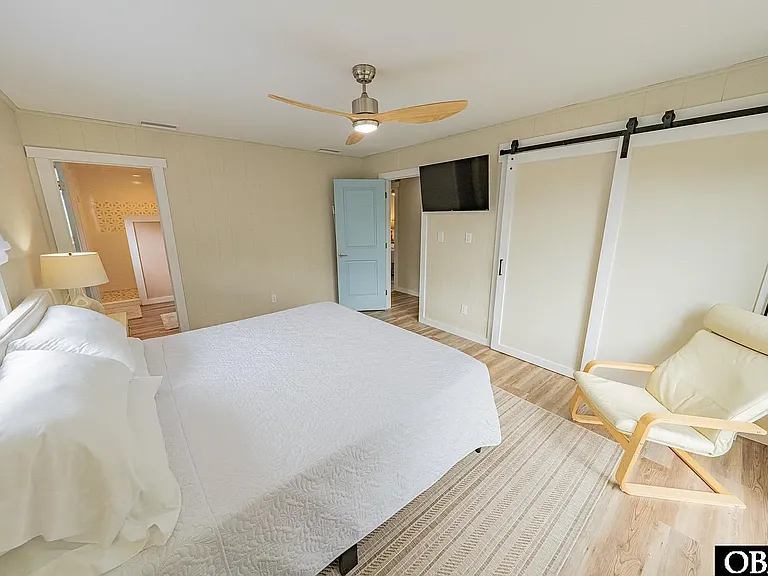 46105 Cape Point Way — Photo 8