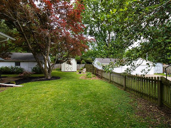2nd image of 950 S Villa Dr