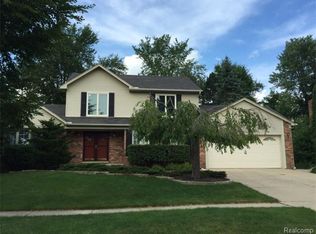 45546 Emerald Forest Dr, Novi, MI 48374