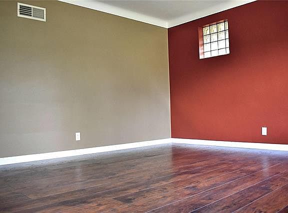 4th image of 3630 Park Crest Dr