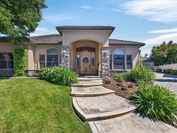 4th image of 9569 De La Rosa Pl