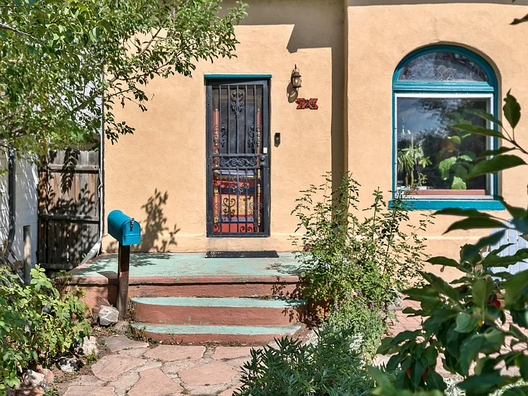 724 Lipan St — Photo 3