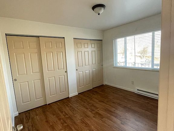 5th image of 715 Parker St #1E