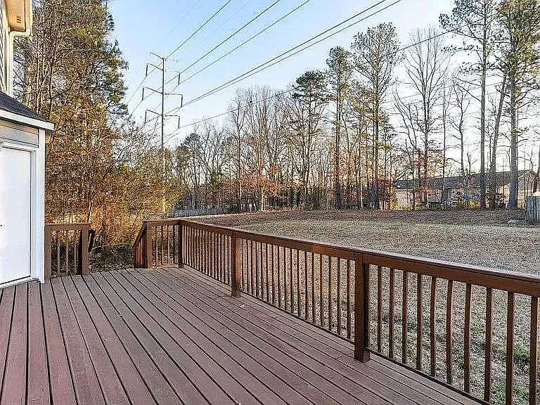 2247 June Ct SW — Photo 8