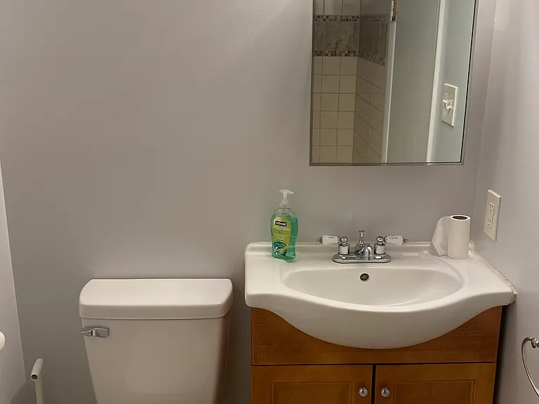 518 Burlington Ct — Photo 7