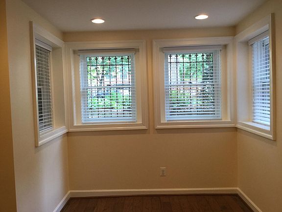Light-filled bay alcove. 