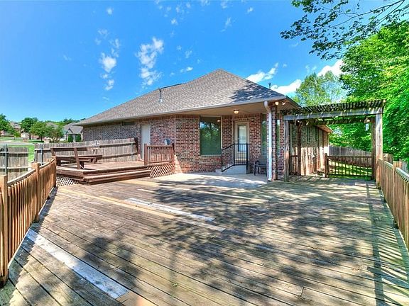 5th image of 2204 Hanover Ln