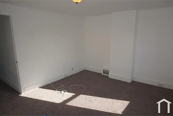 221 E Wood St — Photo 16