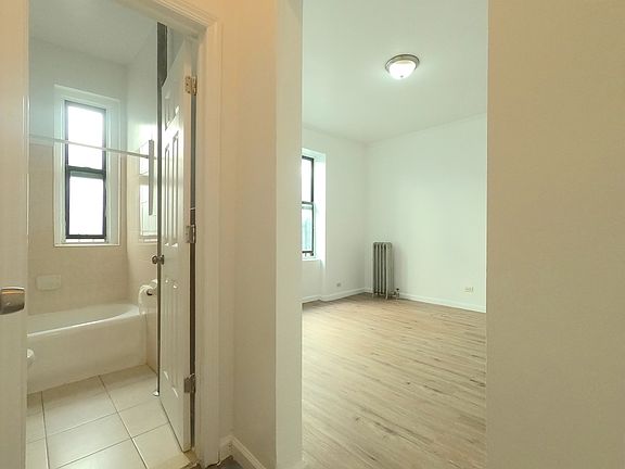 3rd image of 19 E 109th St #43