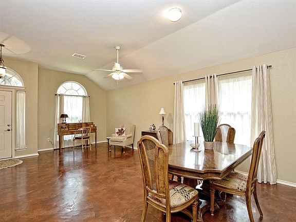 4th image of 2931 Cohoba Dr