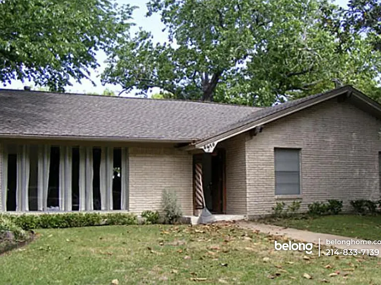 8615 Skyline Dr — Photo 1