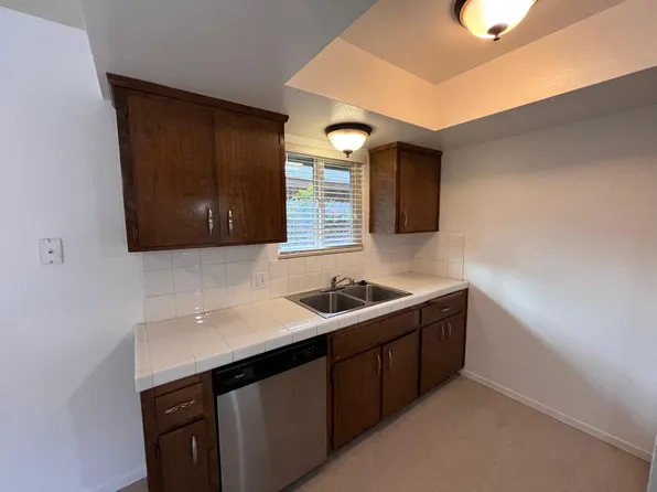 3384 E Sierra Madre Ave APT A, Fresno, CA 93726
