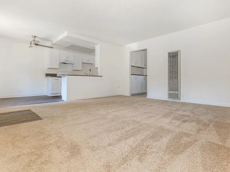 Woodglen Apartment Homes — Photo 56