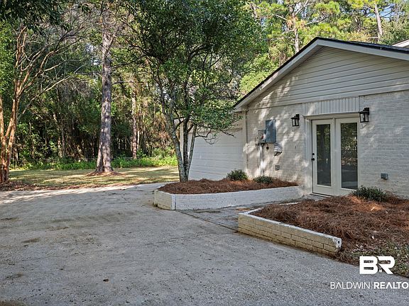 4th image of 805 Gayfer Ave