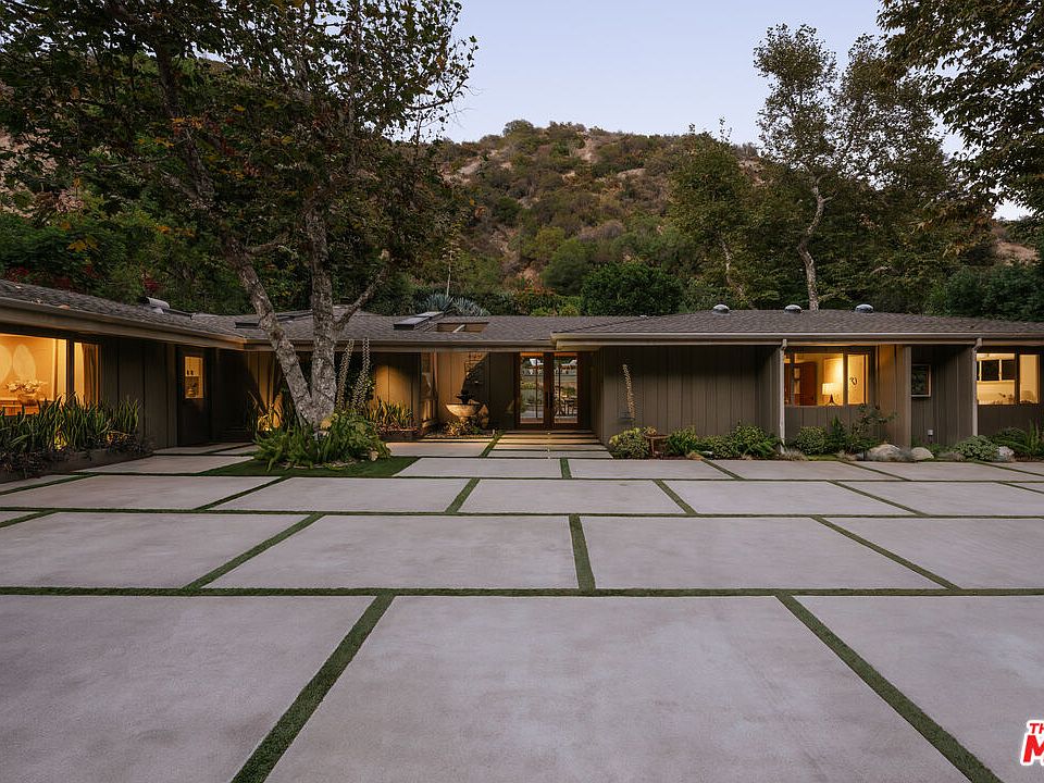1st image of 2618 Mandeville Canyon Rd