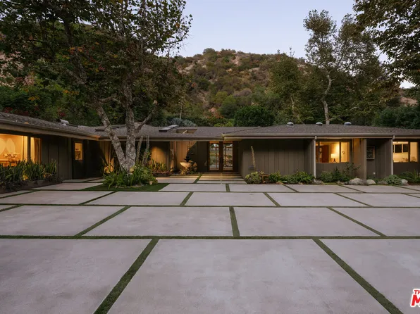 2618 Mandeville Canyon Rd, Los Angeles, CA 90049
