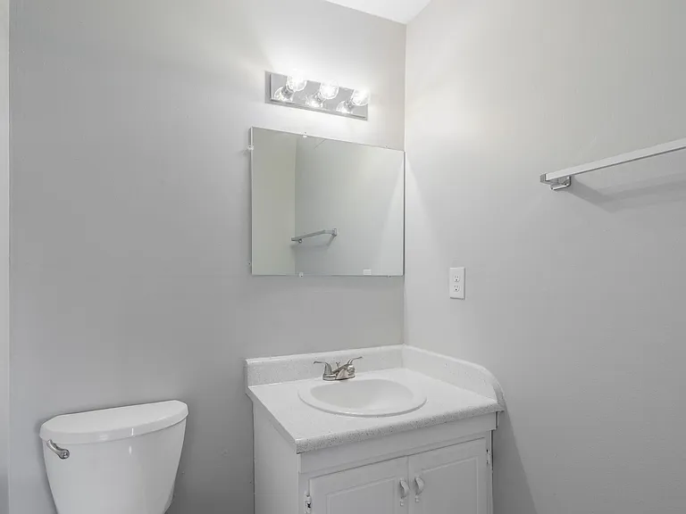 Brookwood Apartments — Photo 7