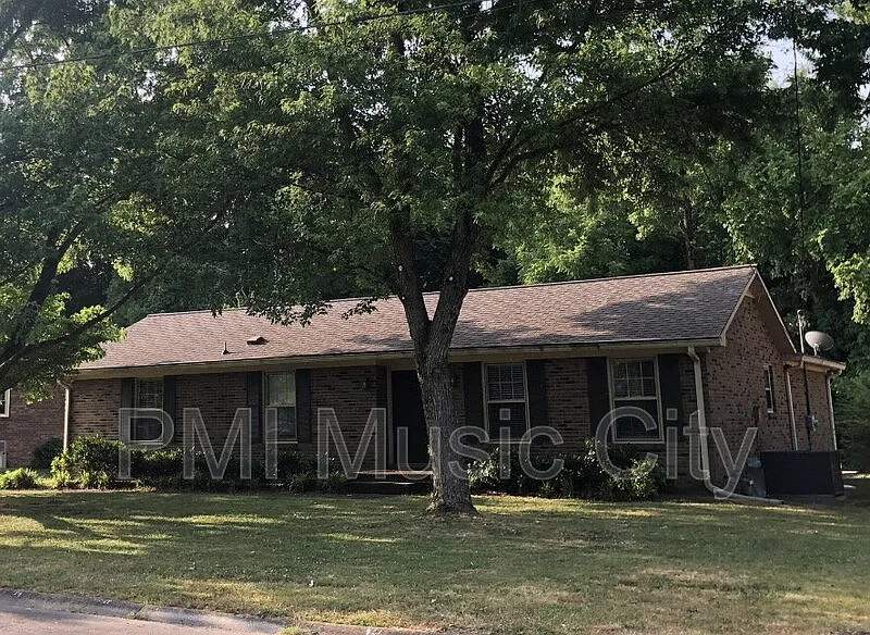 3 bed, 2.0 bath, 1802 sqft, $2,495 — Photo 1
