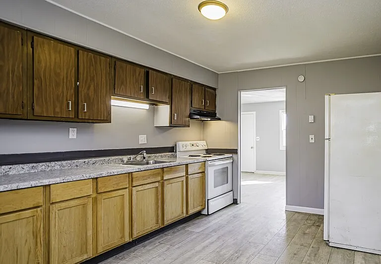 6318 E Piccadilly Rd — Photo 3