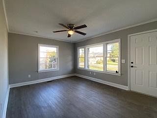 3rd image of 1021 N Dennis Ave