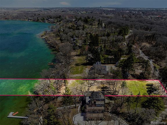 5th image of 940 Lake Angelus Shrs