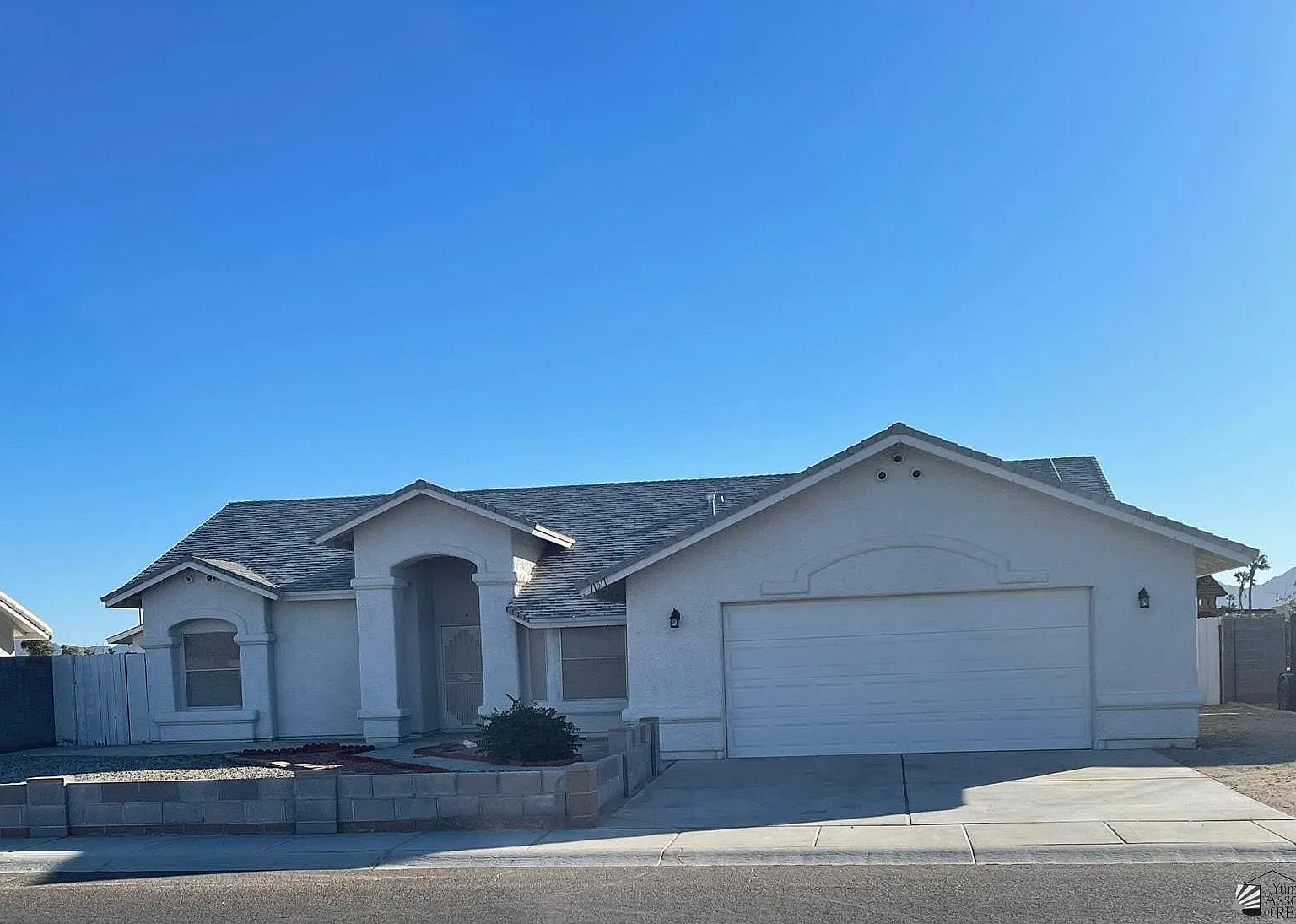4 bed, 2.0 bath, 1800 sqft, $1,900 — Photo 1