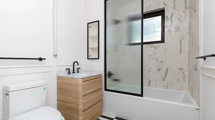 Rented by Nooklyn NYC LLC | media 17