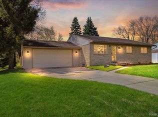 37483 Grantland St, Livonia, MI 48150