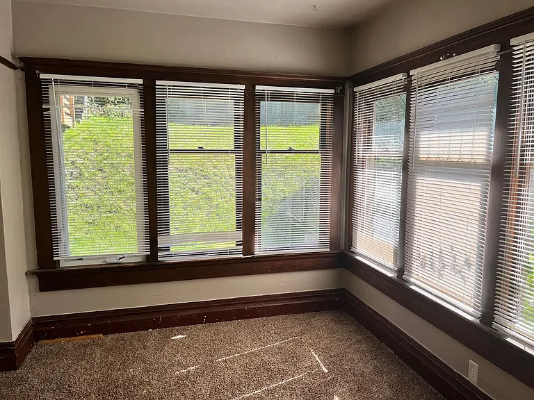 906 N Garden St — Photo 5