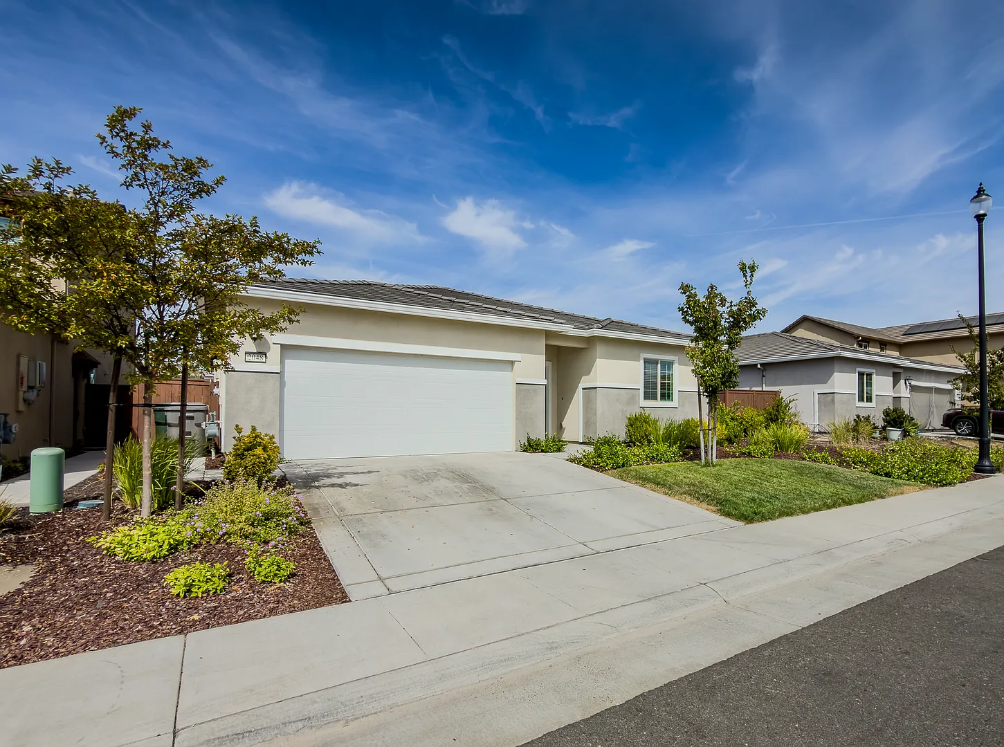 Gorgeous 4 Abedroom West Roseville Home — Photo 3