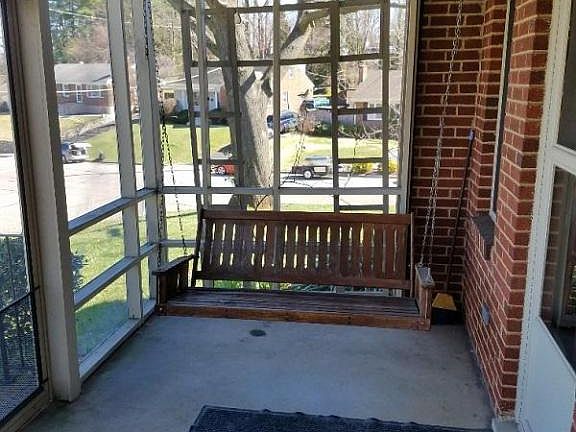 5th image of 325 Valleydale Ave