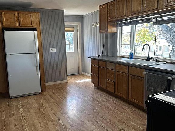 4th image of 604 N Main STREET