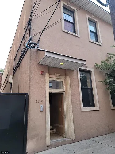 409 53rd St Photo 1