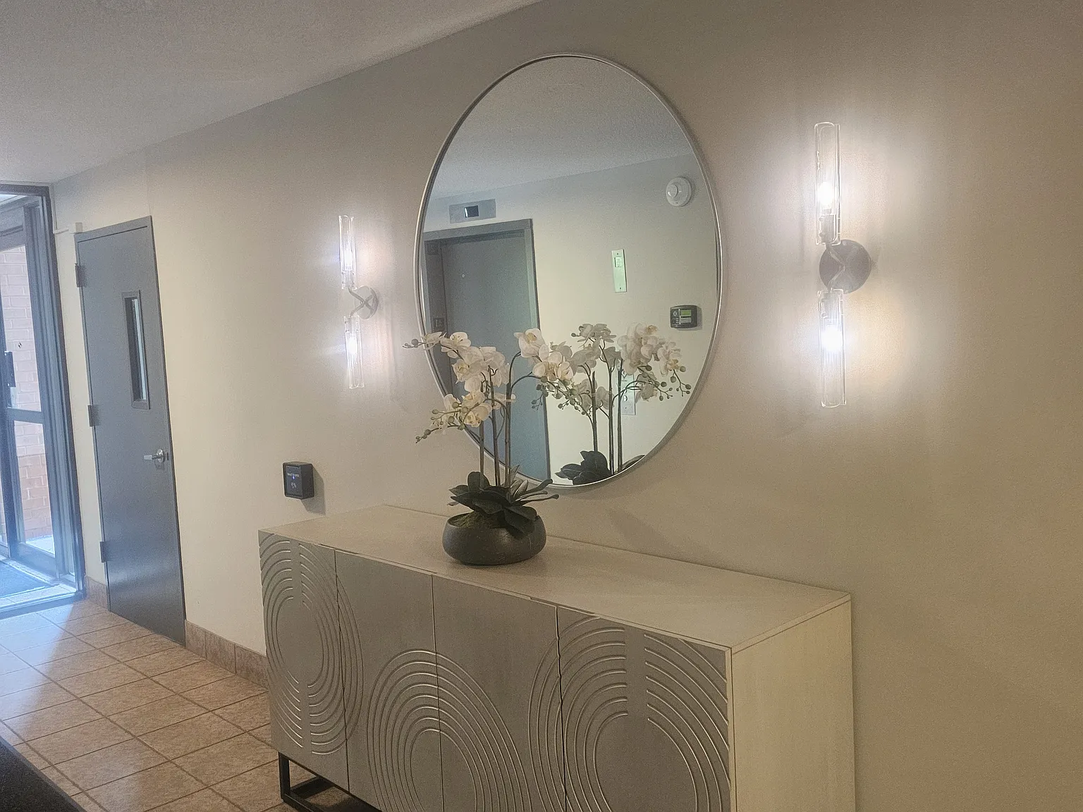 3 bed, 1750 sqft, $4,350 — Photo 3