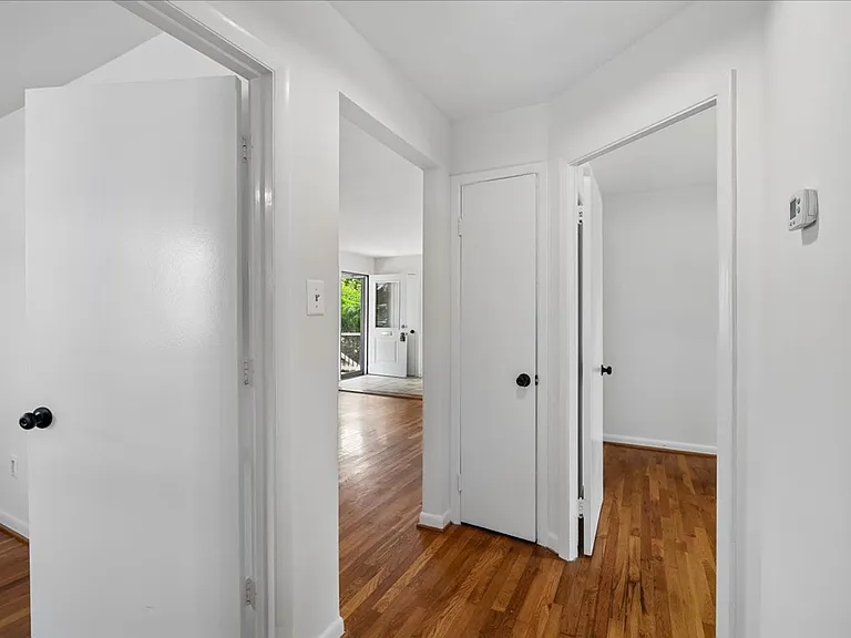 727 Grandin Ave — Photo 8