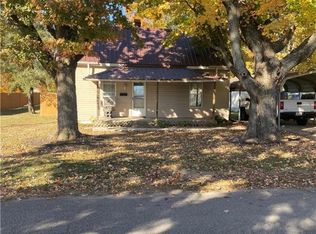 303 N Eagleton St, Robinson, IL 62454