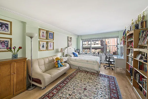 Sold by Real Direct | media 16