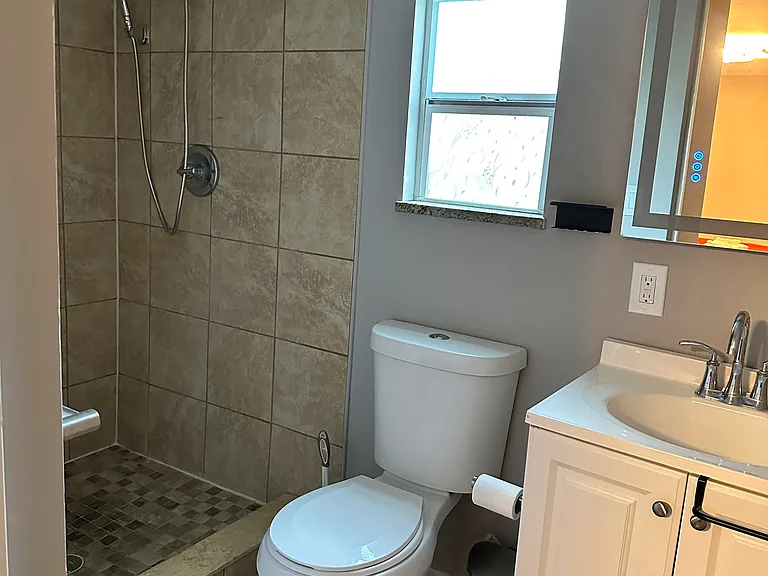 803 E James St #2-1 — Photo 37