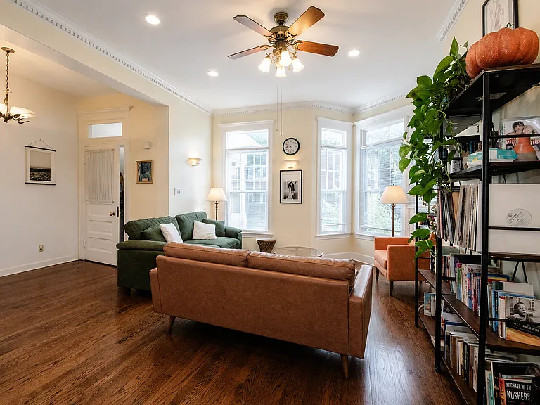 5733 N Ridge Ave #B — Photo 2