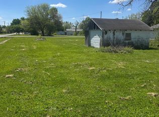707 N Cedar St, Wapello, IA 52653