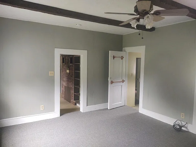 1090 Dix Creek Rd — Photo 10