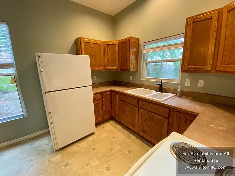 821 Court St #A — Photo 18